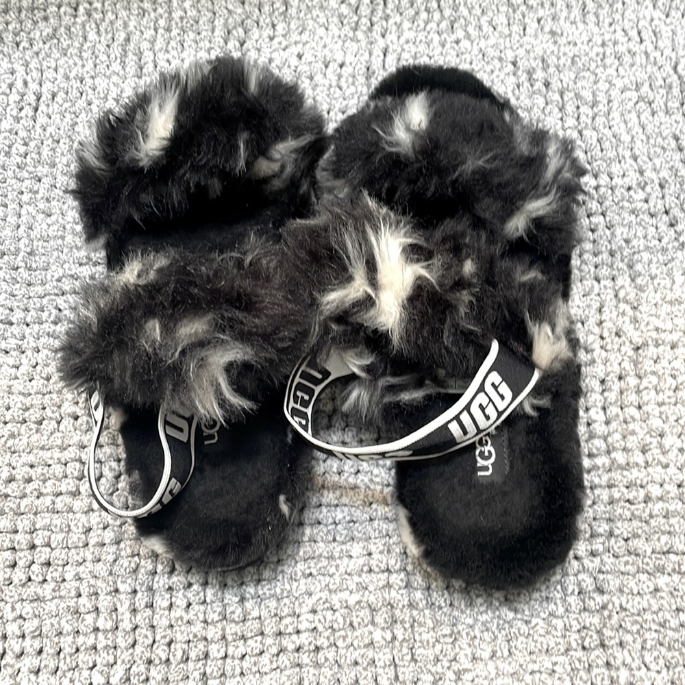 Ugh oh yeah spots animal print fur slides